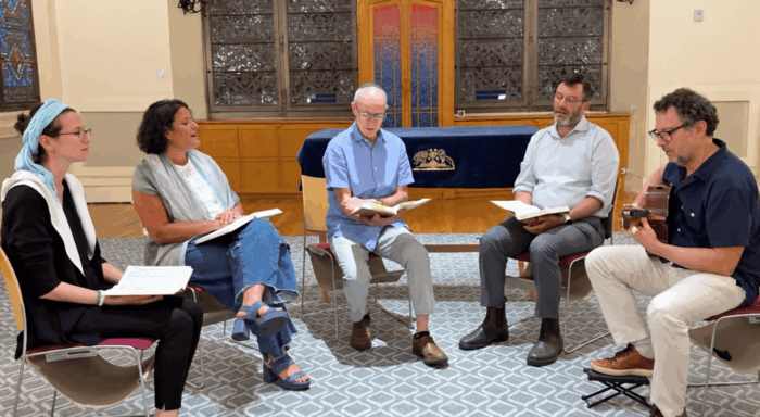 Rabbi Becca Weintraub, Rabbi Felicia Sol, Hazzan Ari Priven, Rabbi Alex Braver, and Dan Nadel sing in the Rabbi Rachel Cowan Chapel